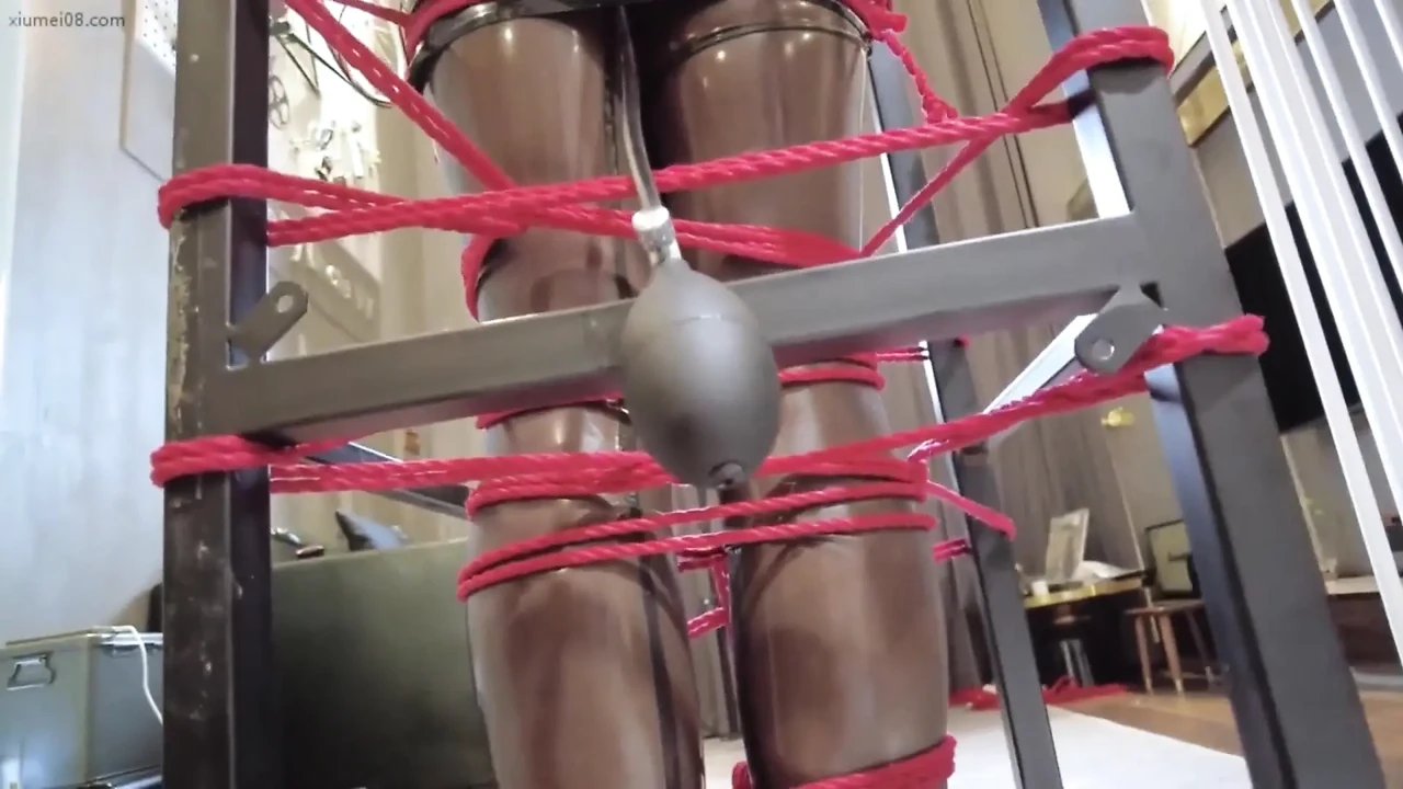 Mz32 - Bound Within a Metal Device, Reaching a Vibrating Climax.