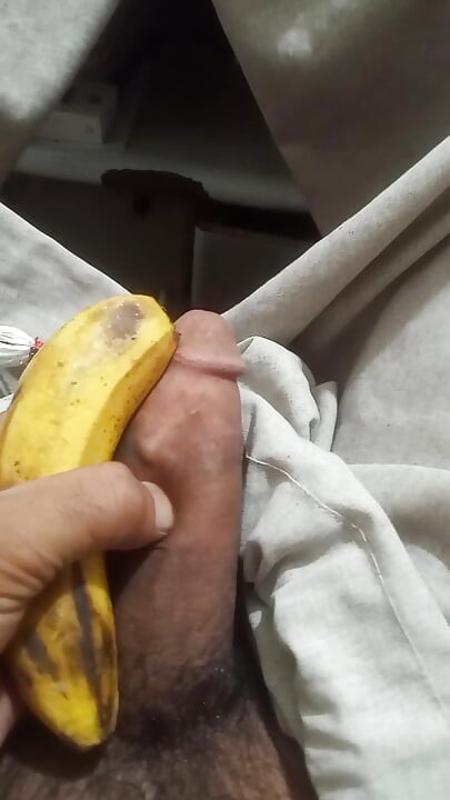 Min aur mera land bahat masti min hai agar kasi ko sex ki khwahish hai to mere saath male aur female raabtah kar kar ho
