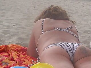 Complete video of my first experience on the beach with another man, at 58 years old I cheated on my husband