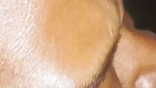 Boşalıncaya kadar fıstığımı boğazına boşaltıyorum!!