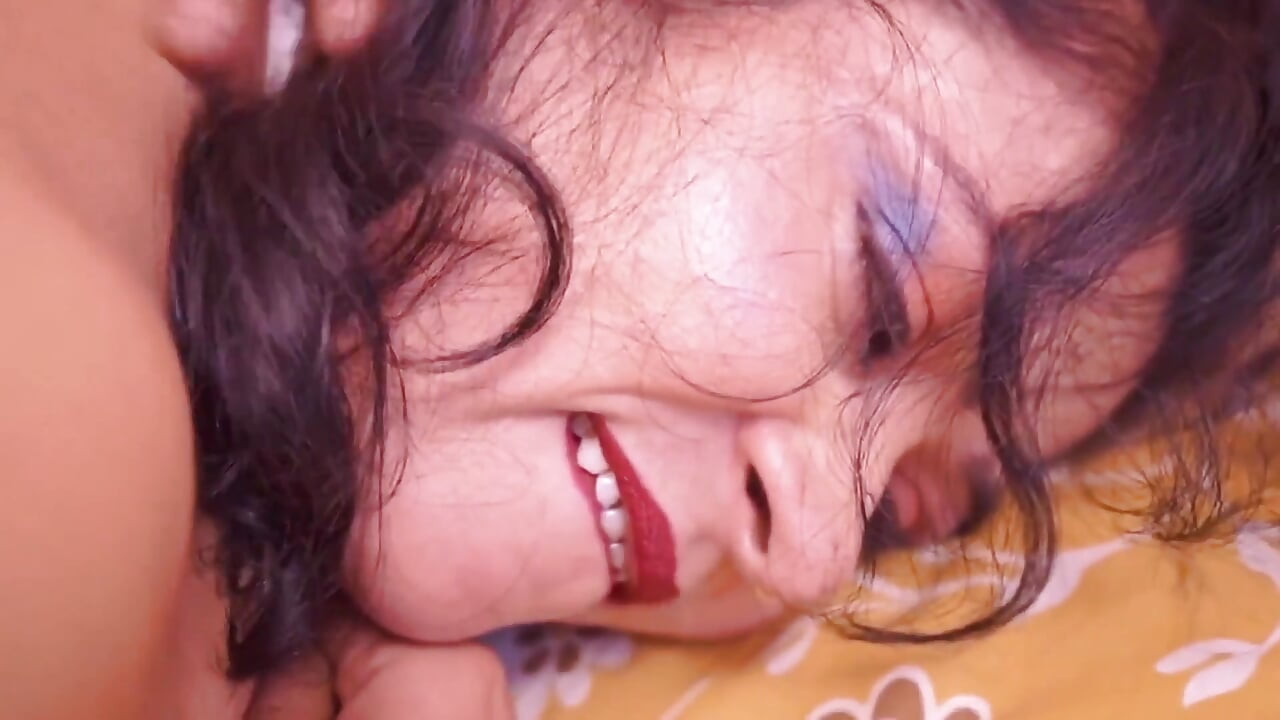 Rich Desi Madam Fucking with Her Personal Assistant - Indian Boss Sex