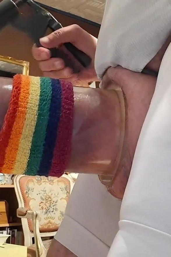 Extreme Penis Pumping