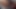 アンおばさんはひざまずき、素晴らしい頭と手を与え、セクシーな足を見せます