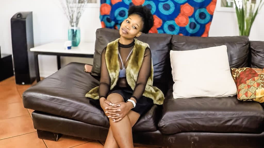 The shy girl act didnt last long... this THICK EBONY student jumped at my cock when she saw it
