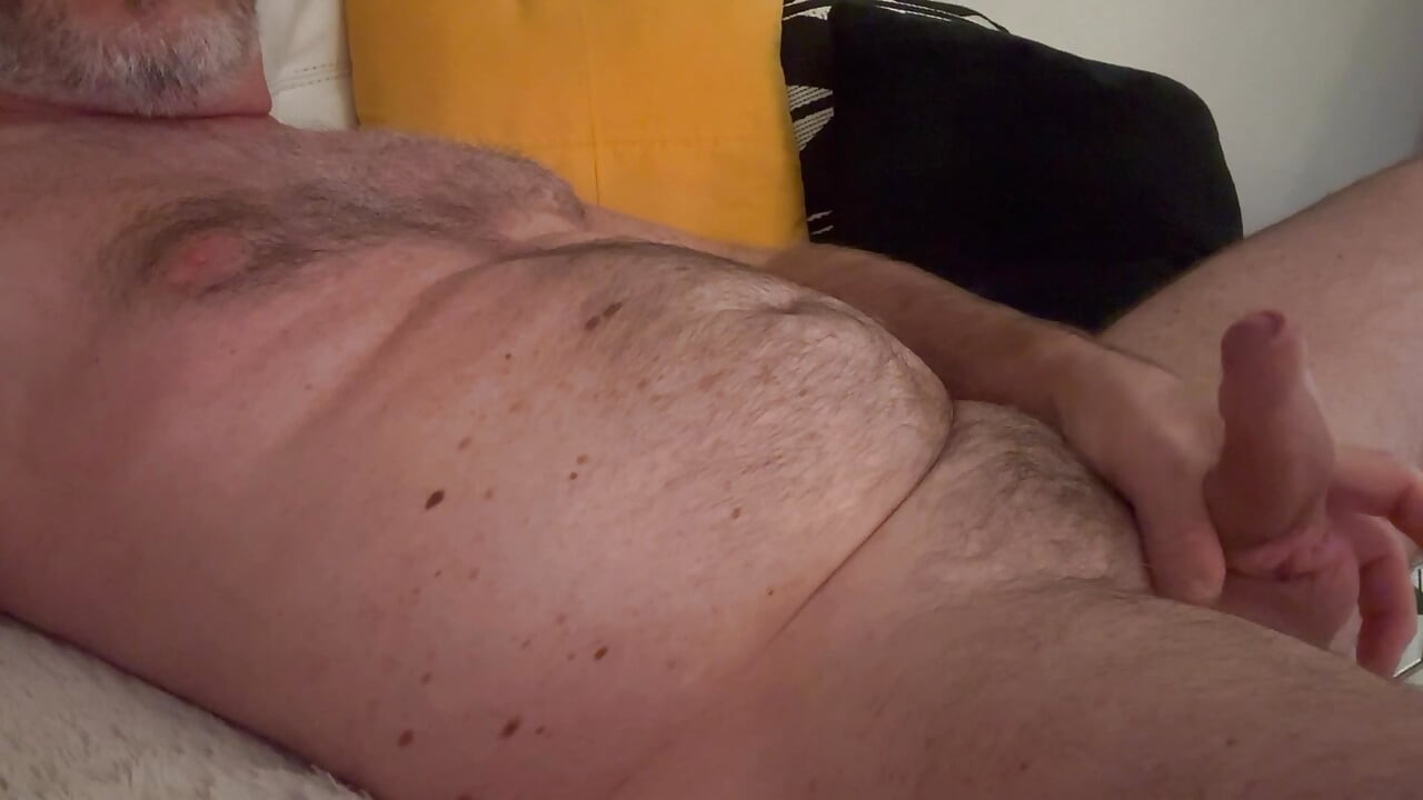WHO WANTS TO SUCK MY UNCUT
