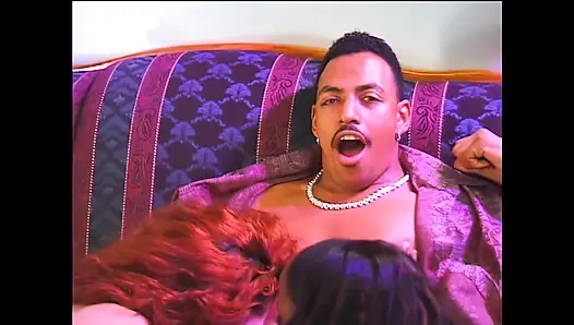 Bütün gece sert sikişiyor