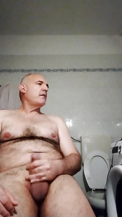 Svršavam i psujem, gledajući porno videe na internetu