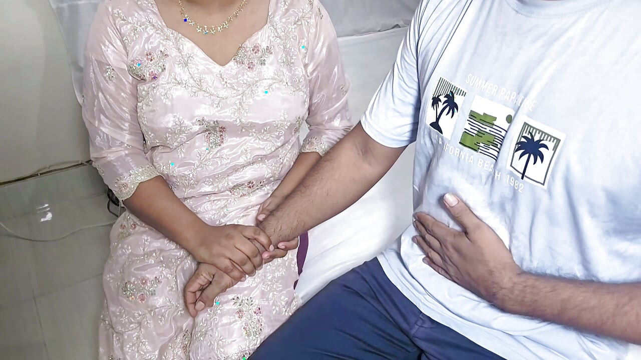 My husband is abroad, so I got fucked by a deliveryman.