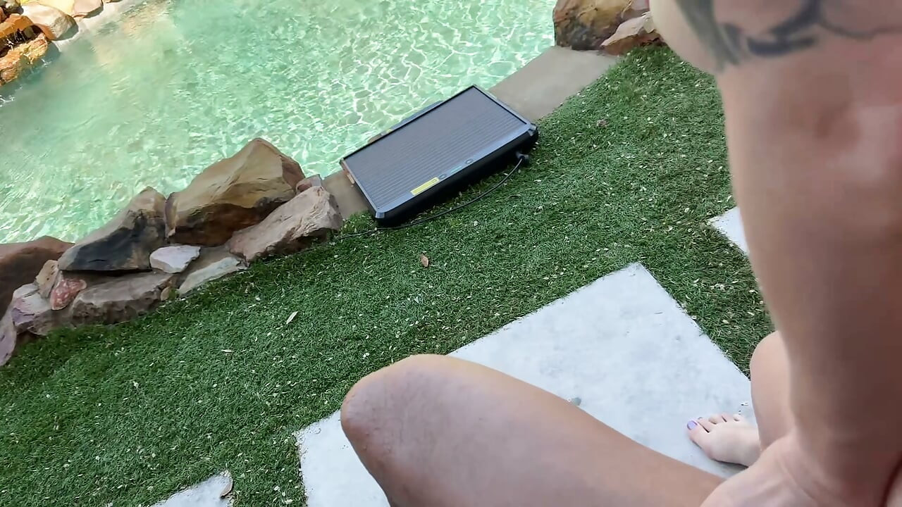 Alternativa milf follada en la piscina por bbc