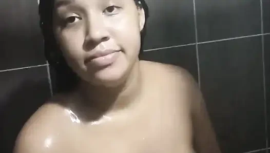 Viral Video of a Venezuelan Couple in the Bathroom