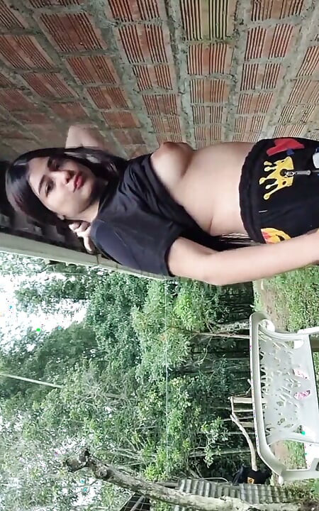 Yulieth gomez lagi asik muasin memeknya sendirian di taman