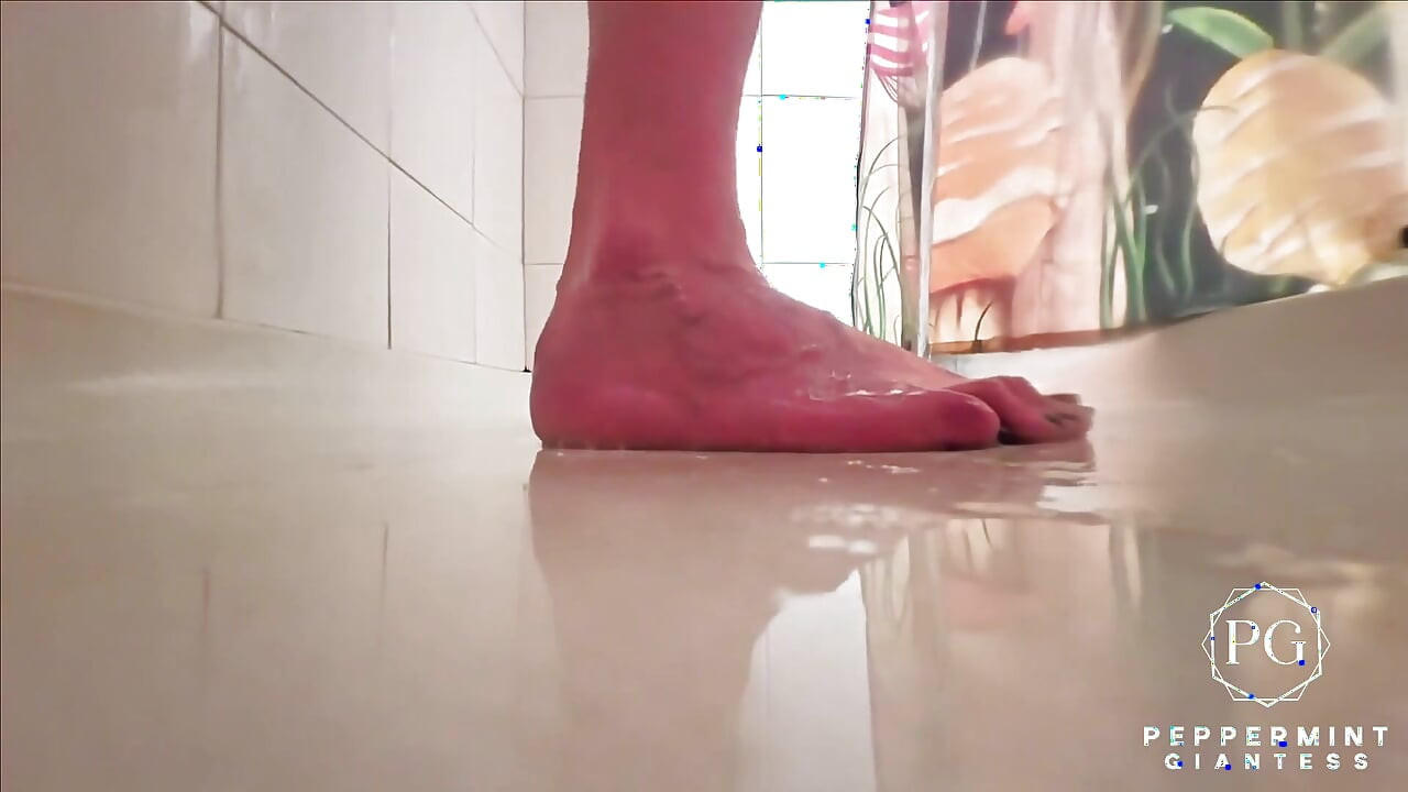 67 Giantess Prysznic POV Rozmiar 16 stóp i ust gra zakończenie