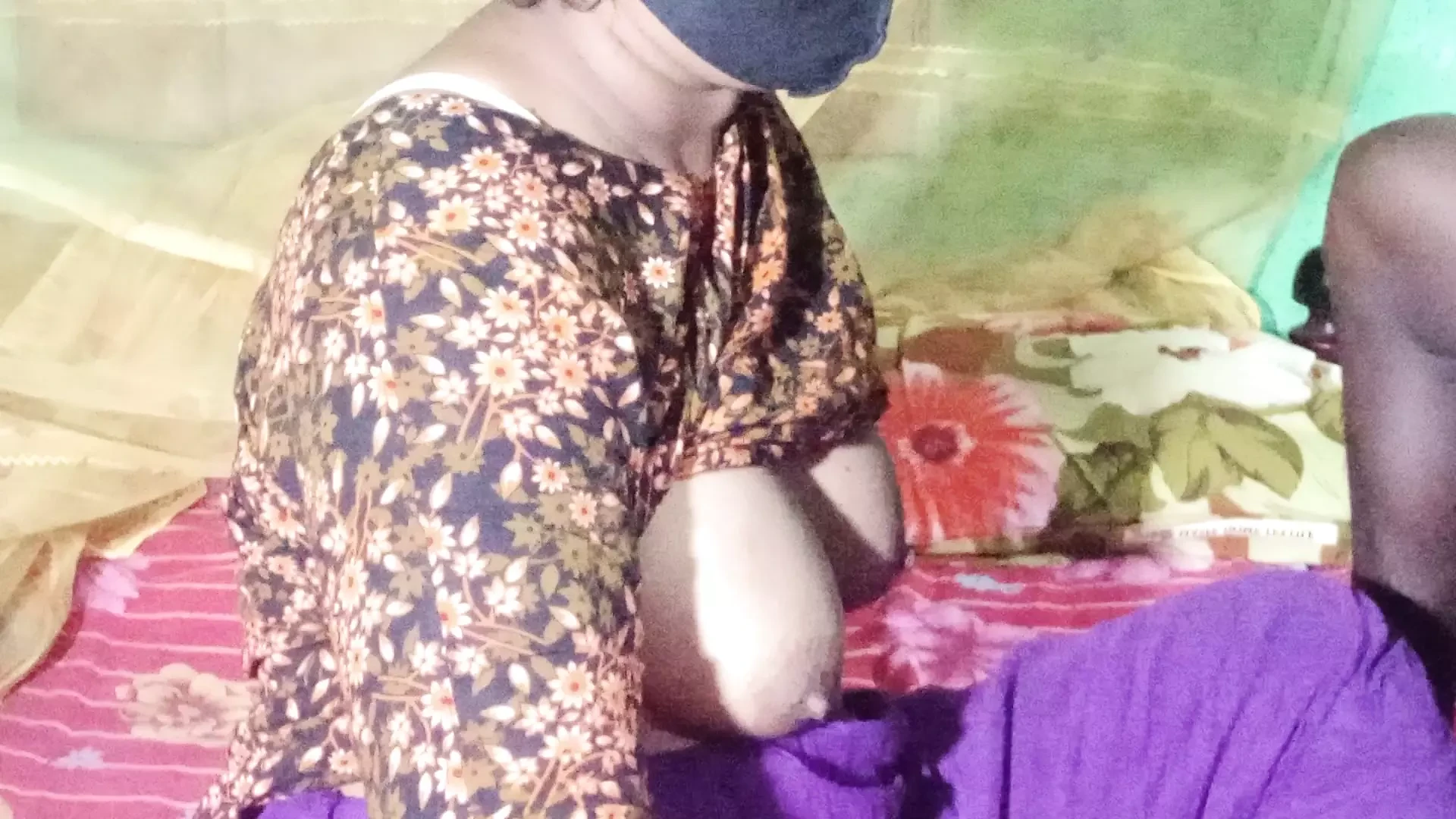 बांग्लादेशी सौतेली मम्मी की उसके सौतेले बेटे द्वारा चुदाई स्पष्ट ऑडियो - desimombd