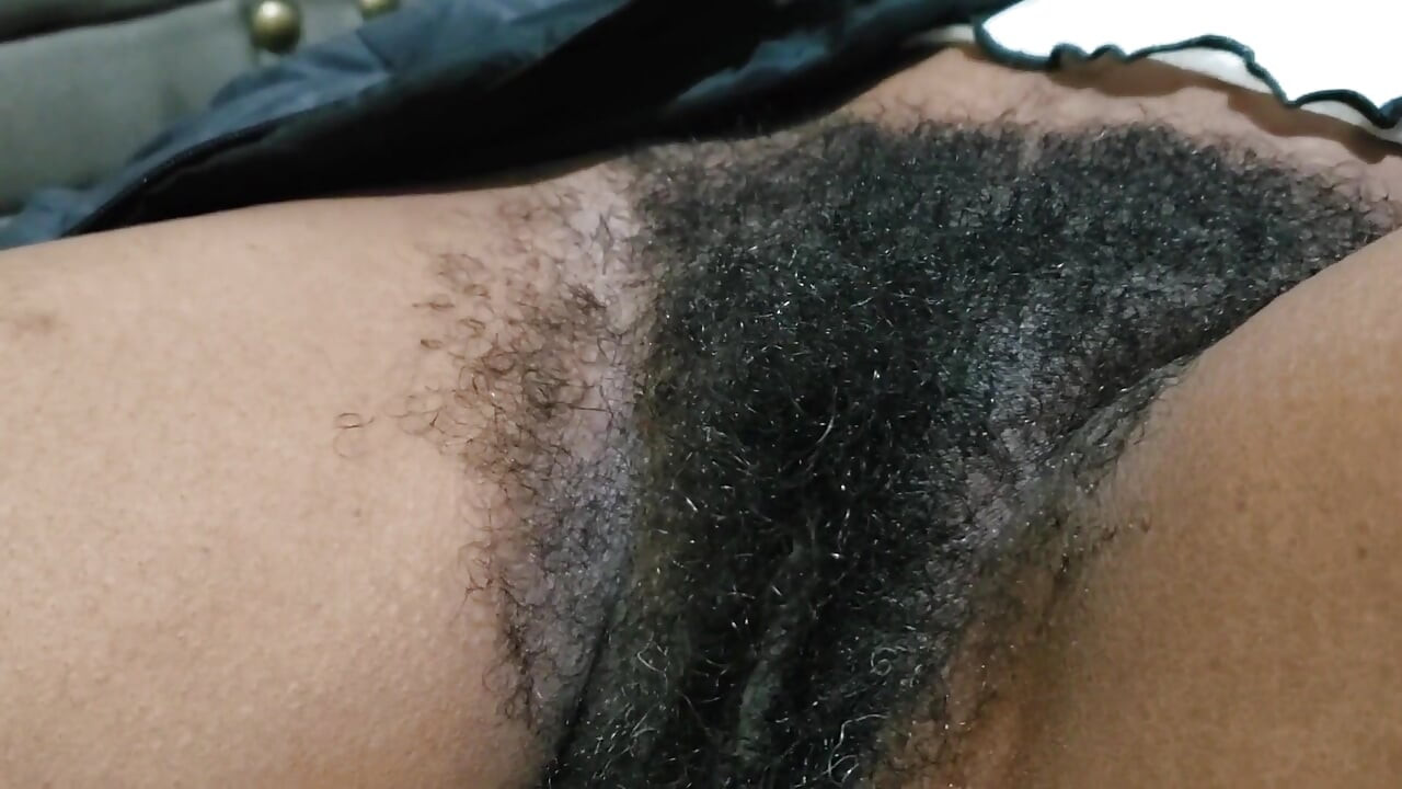 Hairy Pussy Babe Enjoys a Bold and Sensual Experience with Confident Energy, Raw Chemistry and Intimate Connection
