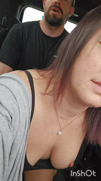 A buceta da esposa de "Foda no caminhão" recebe torta de creme!