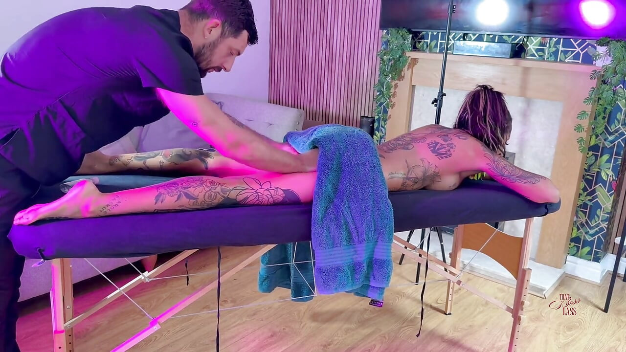 En smutsig massage på Thatbosslass