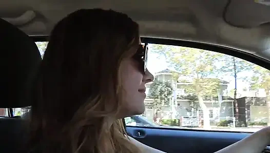 Мастурбация с двойным проникновением дилдо