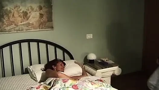 Azgın orta yaşlı seksi kadının götü genişliyor ve damlayan dölleme eylemi