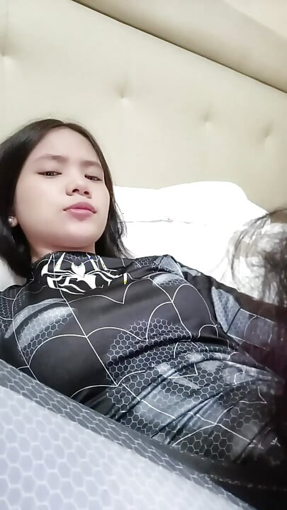 Kaamuk kaali makri mera veb chaahti hai - porn pairodi