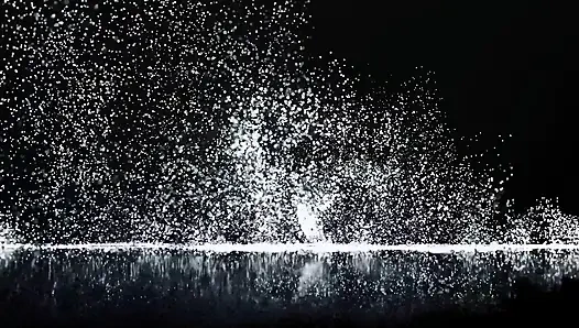 Teşhirci Samantha Bentley açık havada bir adamla sikişiyor