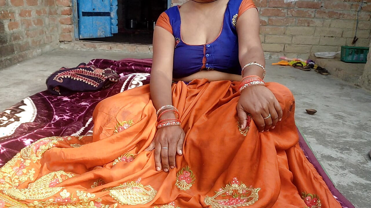 Indiai bhabhi pár otthoni szex Hindi hang