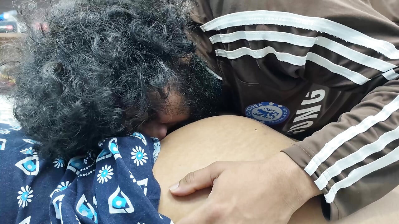 デシカップルの熱いアナルキスとアナル舐めのロマンス