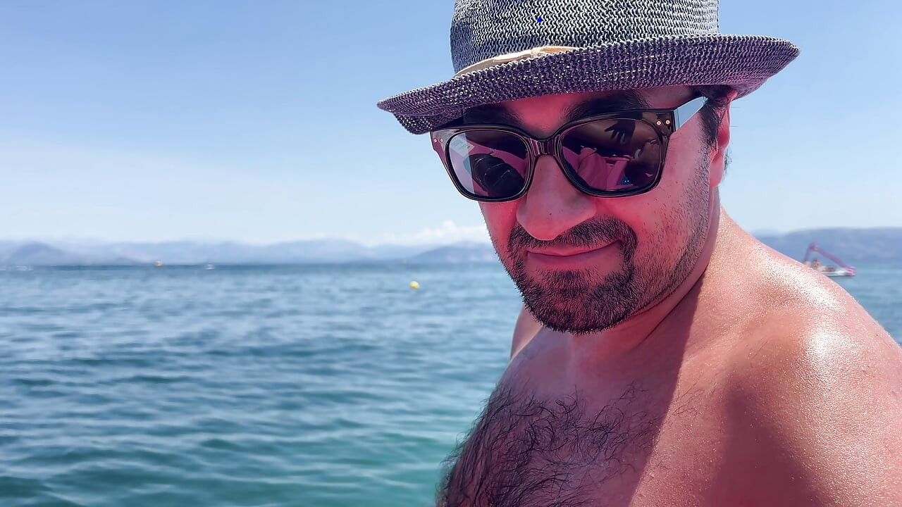 Public Exposure Risk Earl Smile Flashing My Cock On A Sea Pedal Boat