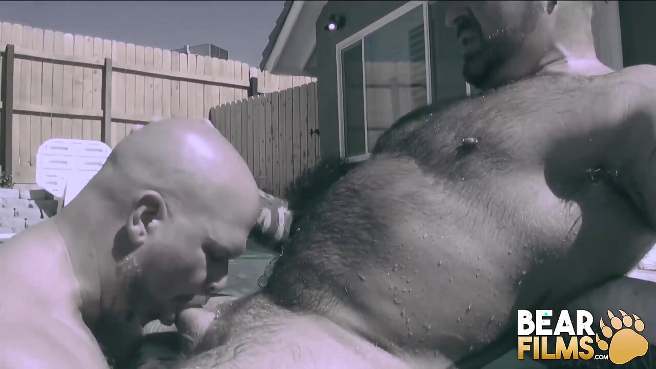 BEARFILMS - หนุ่มหุ่นหมี Marc Angelo และ Wadeca Shen น้ําแตกหลังโดนเย็ดตูด