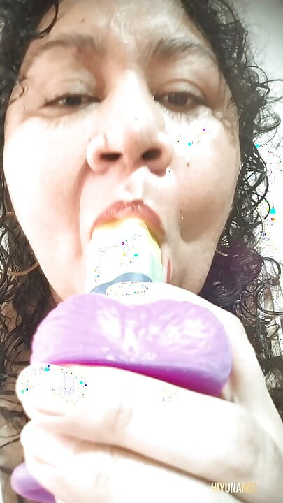 Leker med min dildo