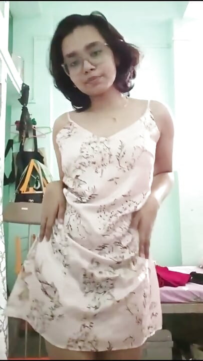 Chica Desi de 18 años cachonda montando sexo duro Bhabhi india