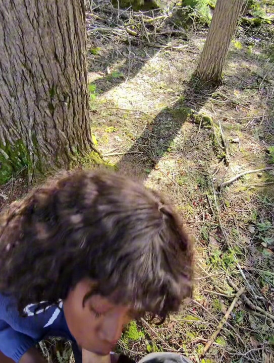 Cruising en primer plano - Vanniall y Ashley follan en el bosque