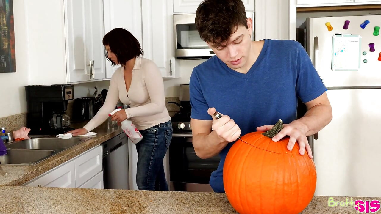 Pumpkin Fuck - S3e11