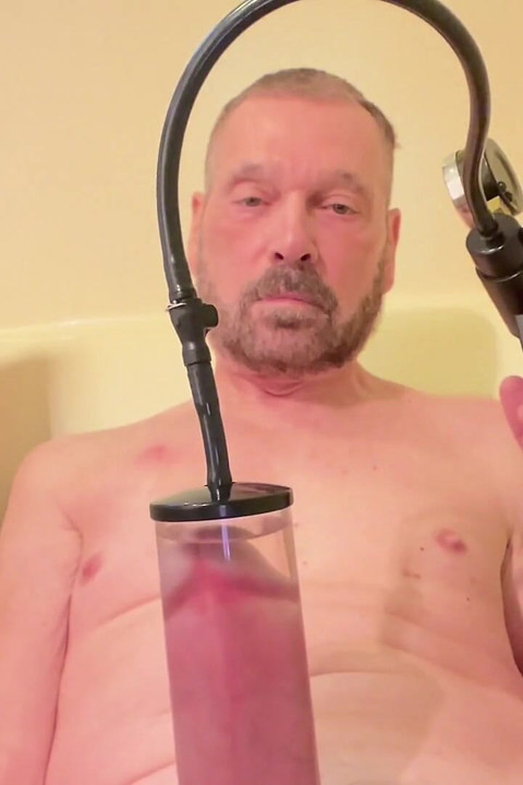 Pissing Compilation, Love the Piss!