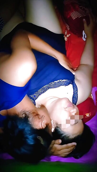 C’est Tellement Agréable De Pouvoir Jouer Avec Ses Tétons. Jusqu’à Ce Que J’atteigne L’orgasme