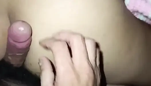 Partiden sonra yengem evime gelip kıçımı sevmek istiyor