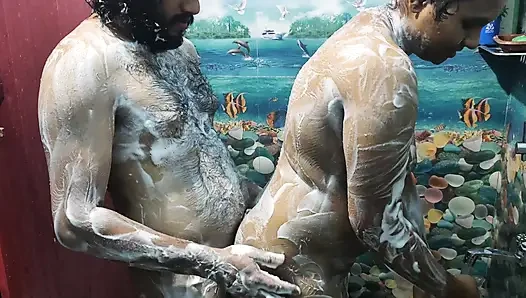 Banyo ve göğüsler banyo romantizmi