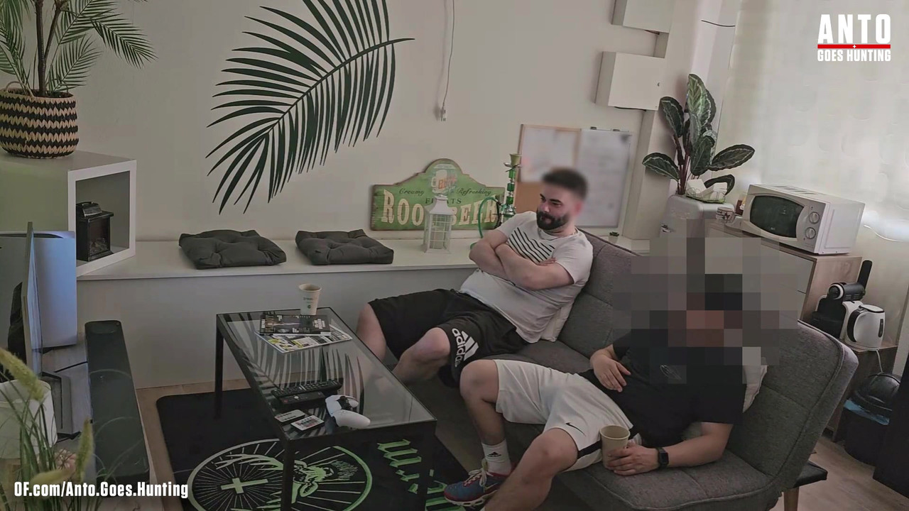 我的直男朋友“chris”（他以前发现我在撸管）上一次问我，并给我惊喜