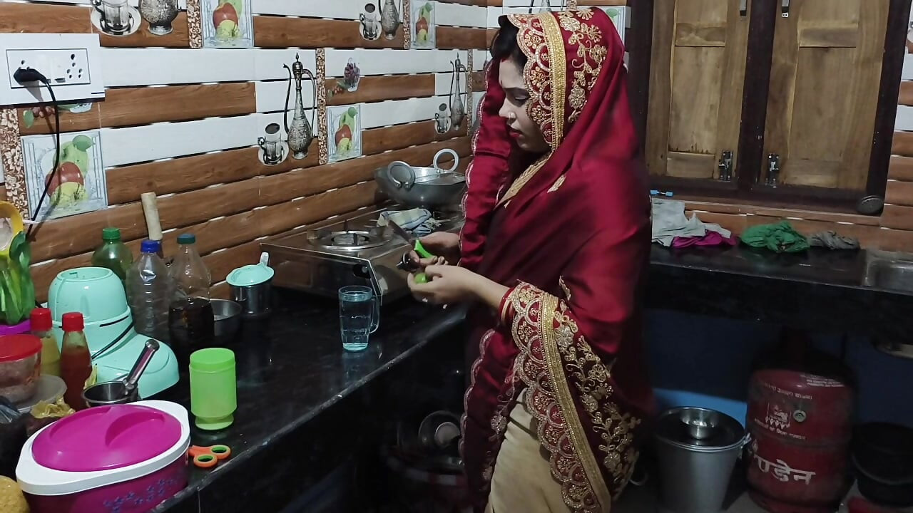 Old man affair with daughter-in -law, when his son was not at home, cum in mouth