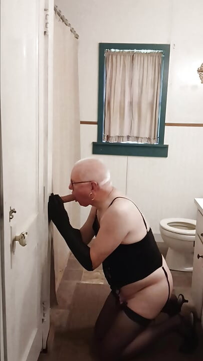 Sissy practice sucking