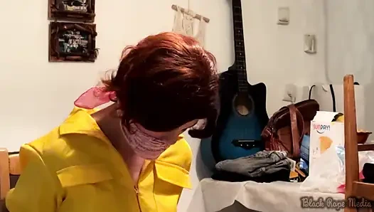 April O'neil cosplay sandalyesi