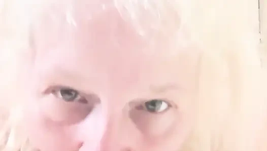 Скачу на этом члене, не останавливайся, я приближаюсь