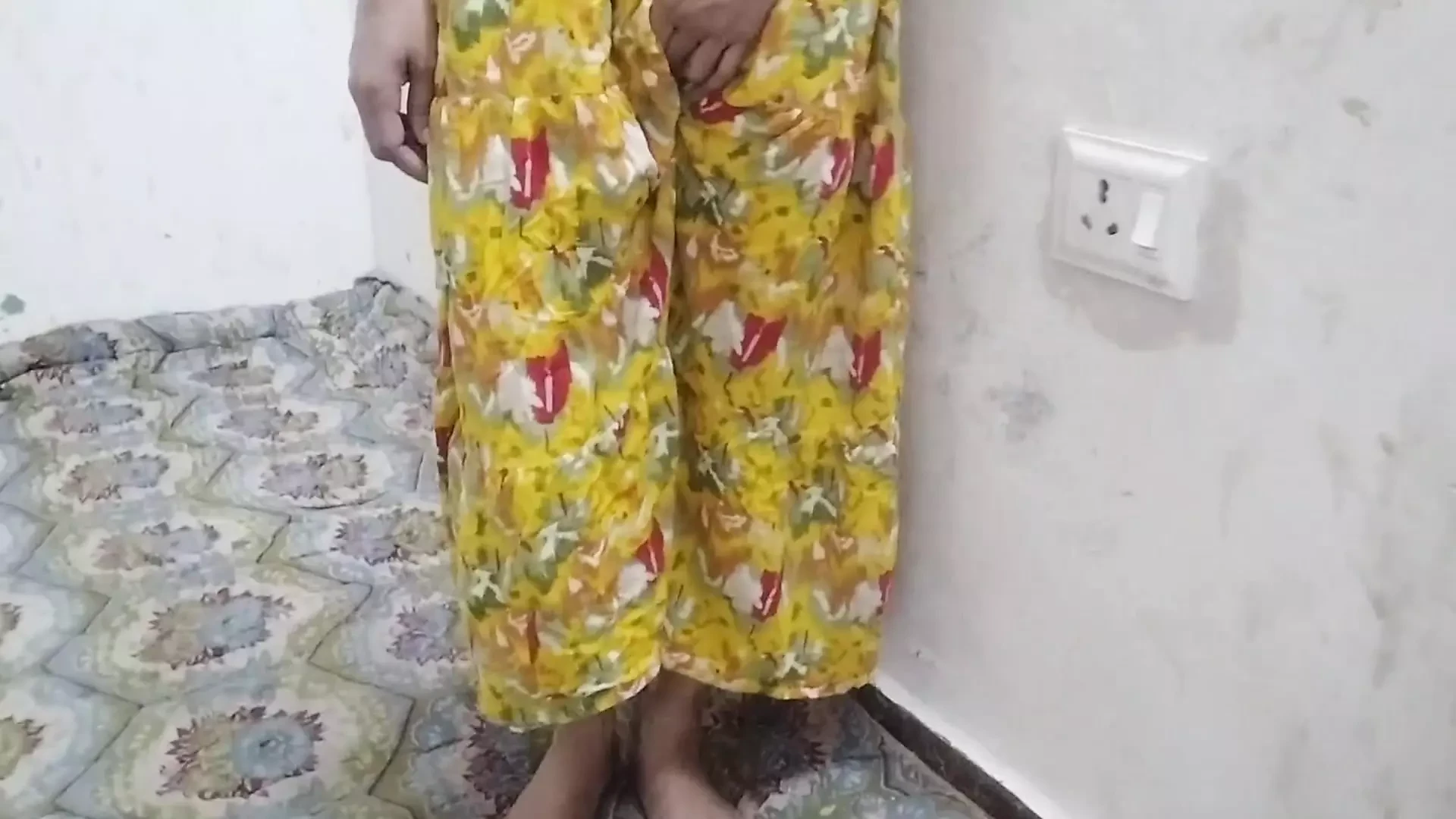 Village girl ko Big boobs daba daba kar pela