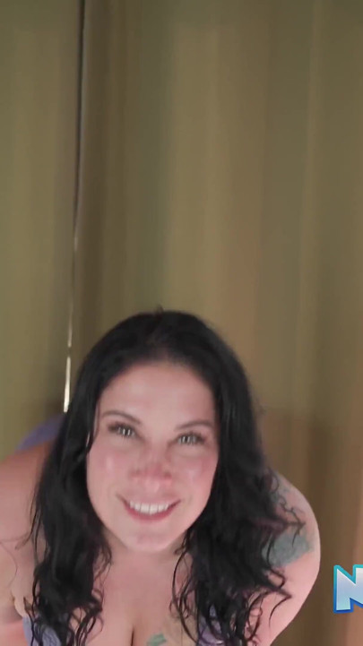 Thick Ass MILF Ivy Mae Nude Yoga and Masturbation