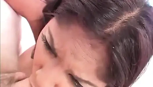 Удивительную эксклюзивную индийскую шлюшку жестко трахают во всех позах