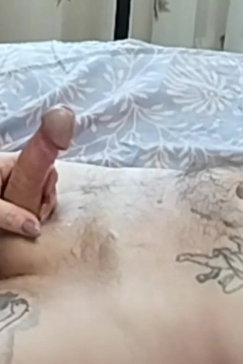 A fat woman caresses my point with her tongue, jerks off and sucks a dick