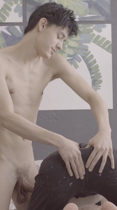 Hung Boy Logan Fucks And Gives Hot Twink Lucas A Cum Facial!