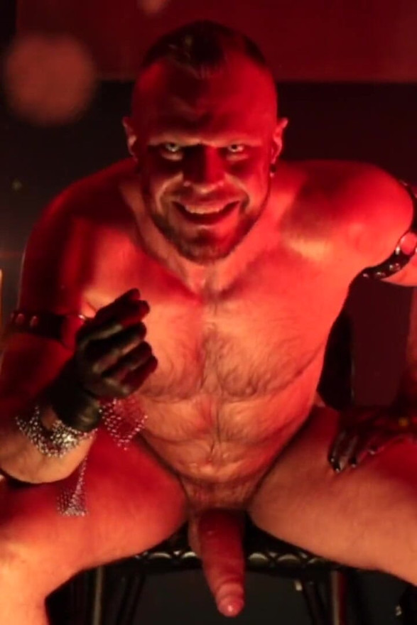 Gigante demônio pau mal ritual
