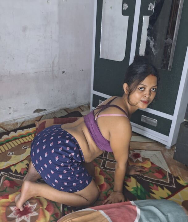 SweetMegha indian bhabhi seduces her vagina with finger and devar caught her fucking full hardcore hindi audio sex full night