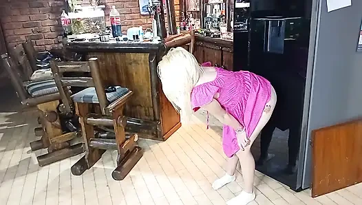 Erkek arkadaşım izlerken buzdolabını sikiyorum