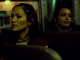 Jennifer Lopez в 'Bordertown' (1 из 3)